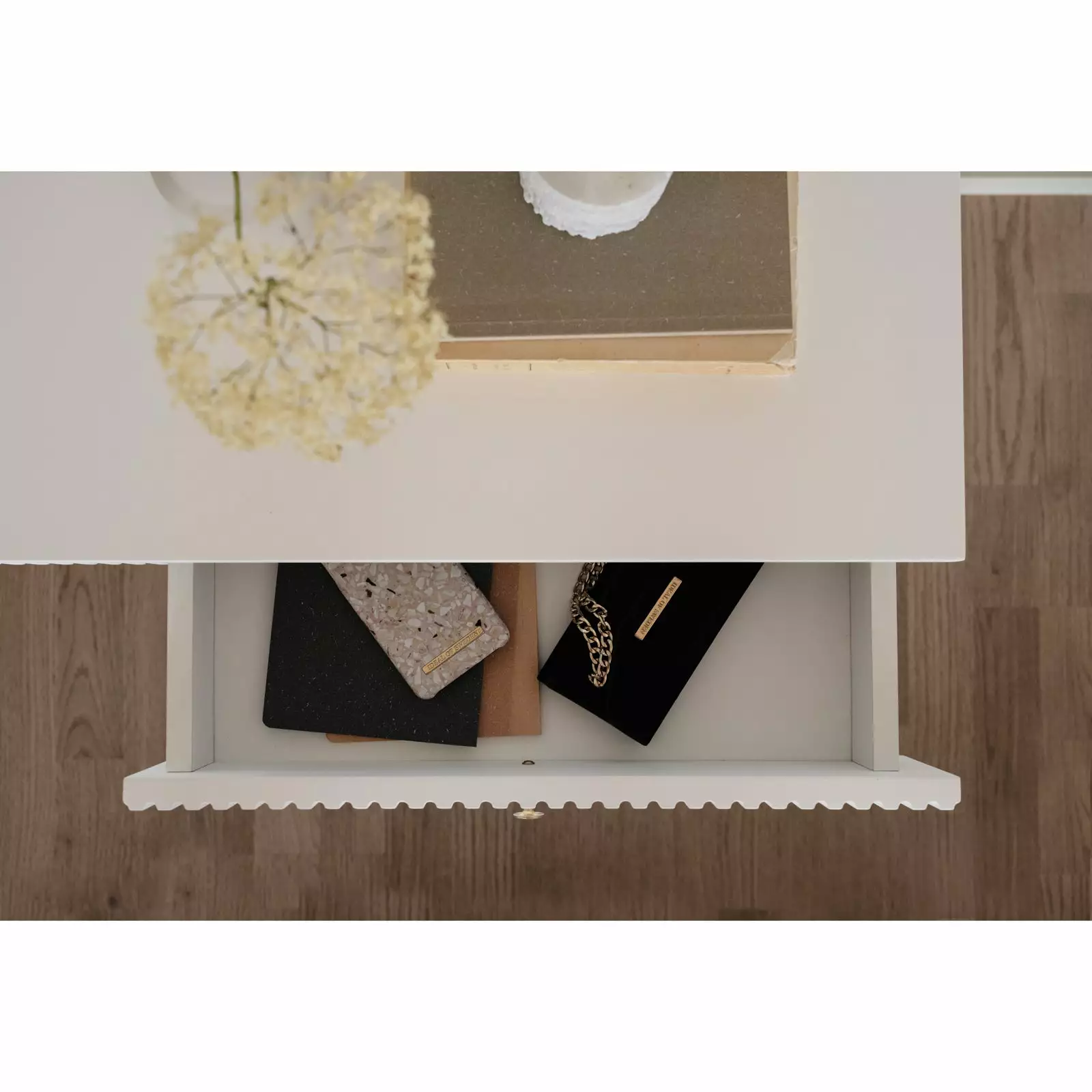 Rowico AB LEWISTON Sivupöytä 96 X 40 Cm - Image 6